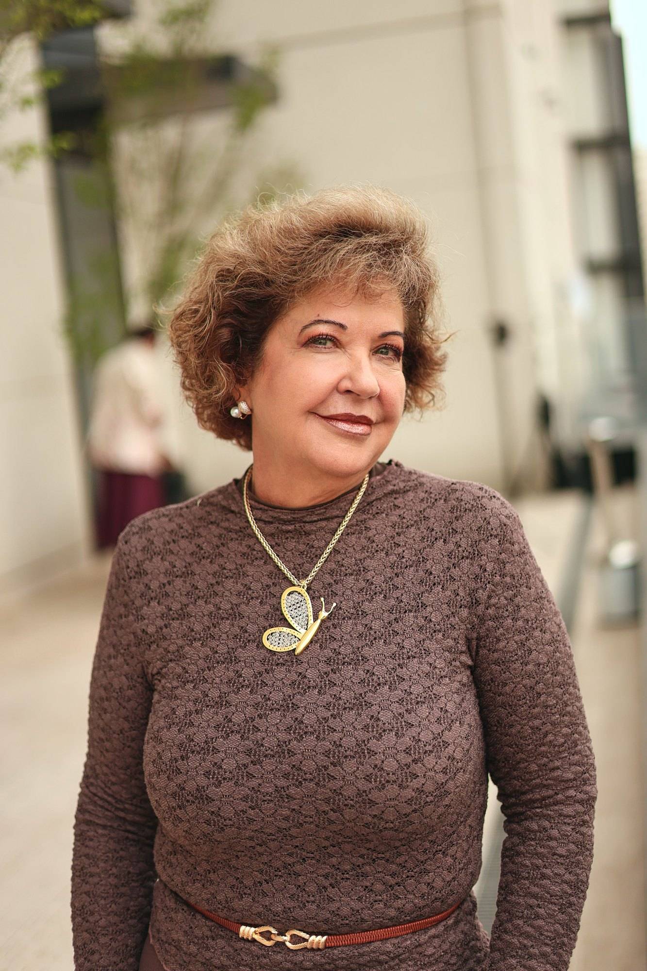 Dra. Miriam Mantovani em retrato ao ar livre